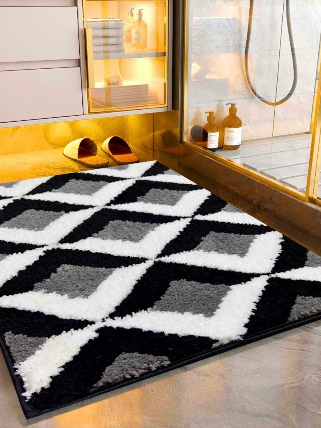 

ROSEATE Grey & White 2000 GSM Anti Skid Bath Rug