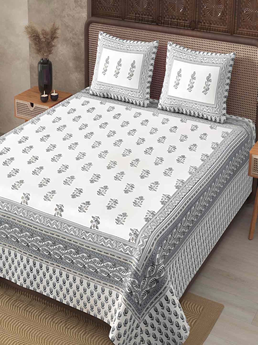 

BED-SHEET.COM Blue & White Ethnic Motifs Cotton 140 TC King Bedsheet With 2 Pillow Covers