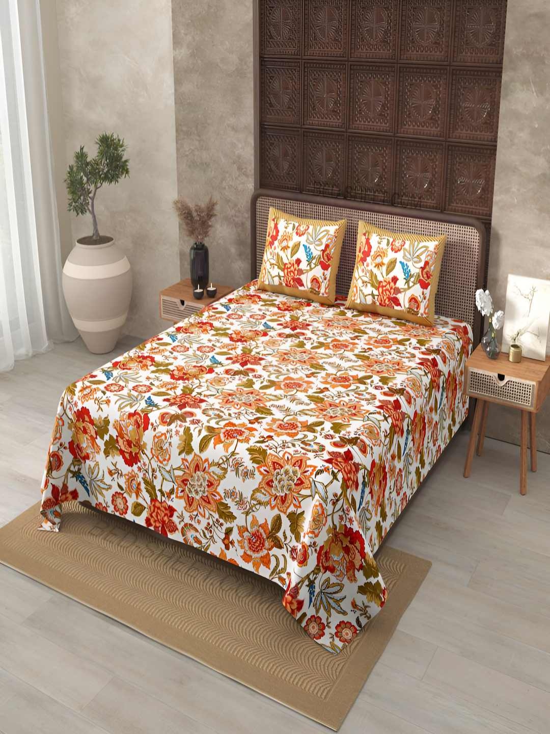 

BED-SHEET.COM White & Orange Floral Cotton 240TC King Bedsheet With 2 Pillow Covers