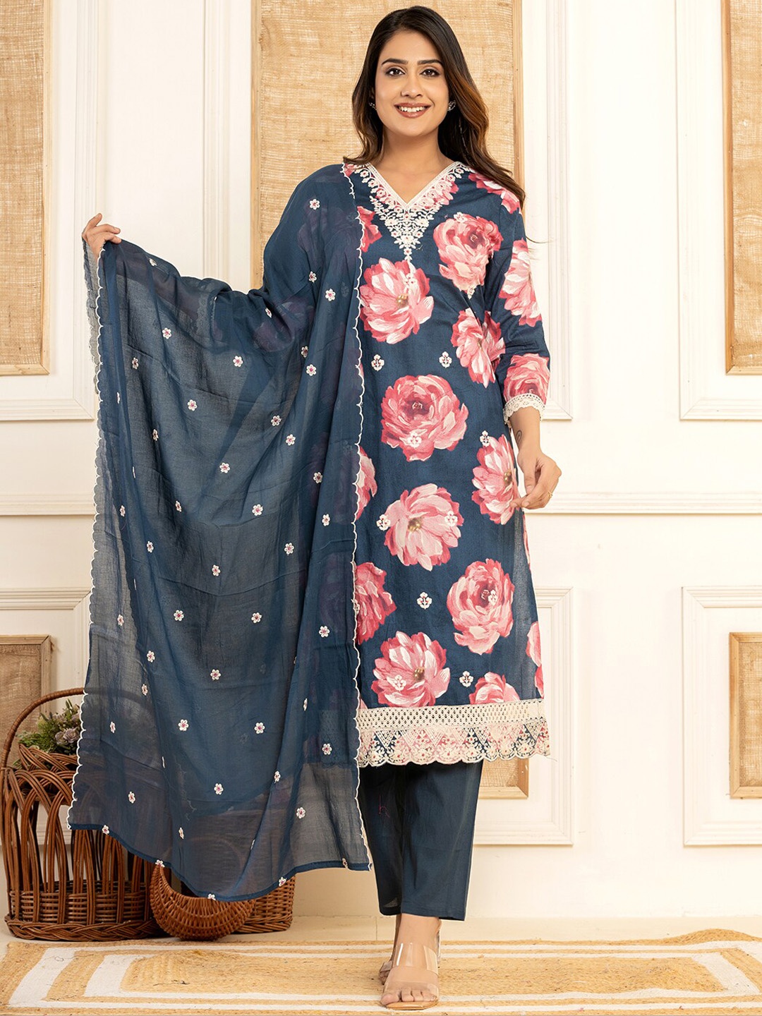 

Yufta Purple Floral Embroidered Thread Work Pure Cotton Kurta with Trousers & Dupatta