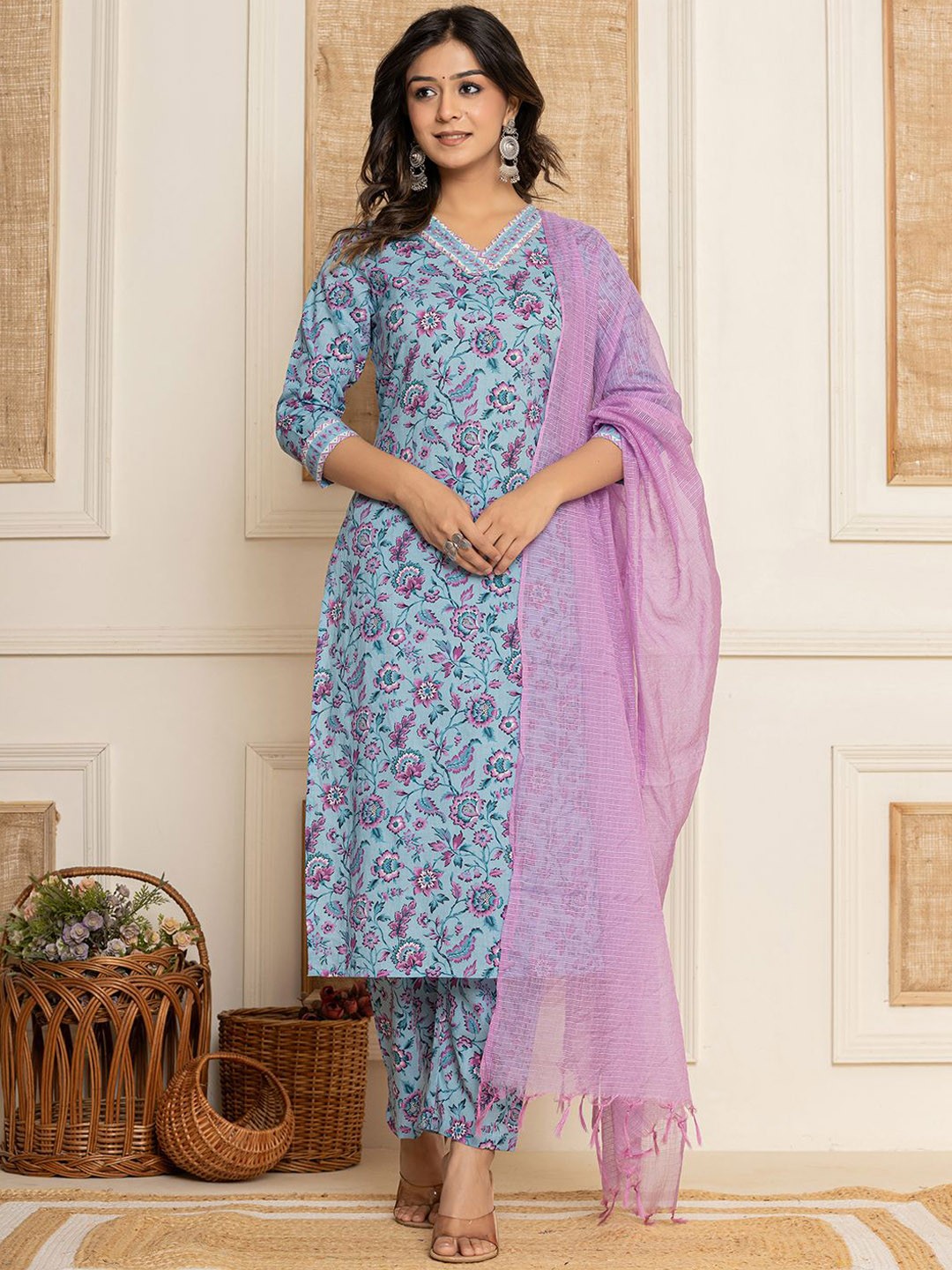 

Yufta Floral Printed Regular Pure Cotton Kurta with Trouser & Dupatta, Blue