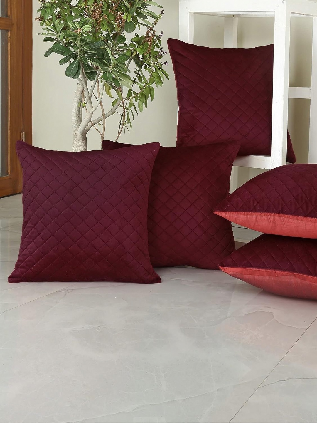 

Homerz Red 5 Pieces Geometric Velvet Square Cushion Covers