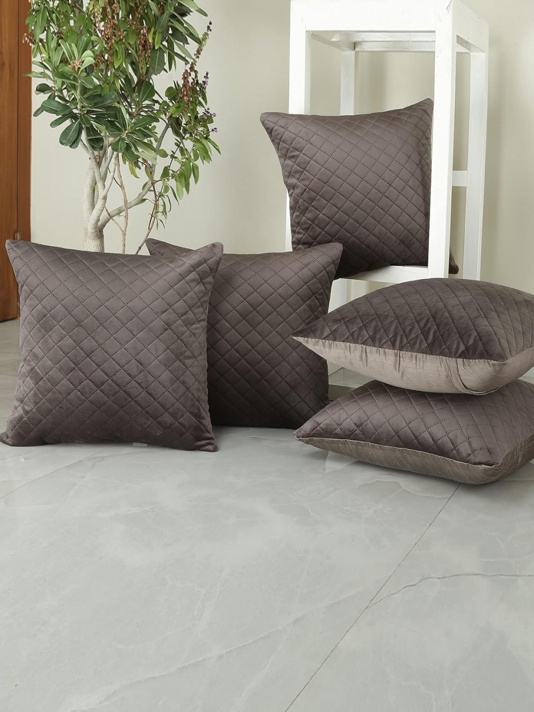 

Homerz Grey 5 Pieces Geometric Velvet Square Cushion Covers