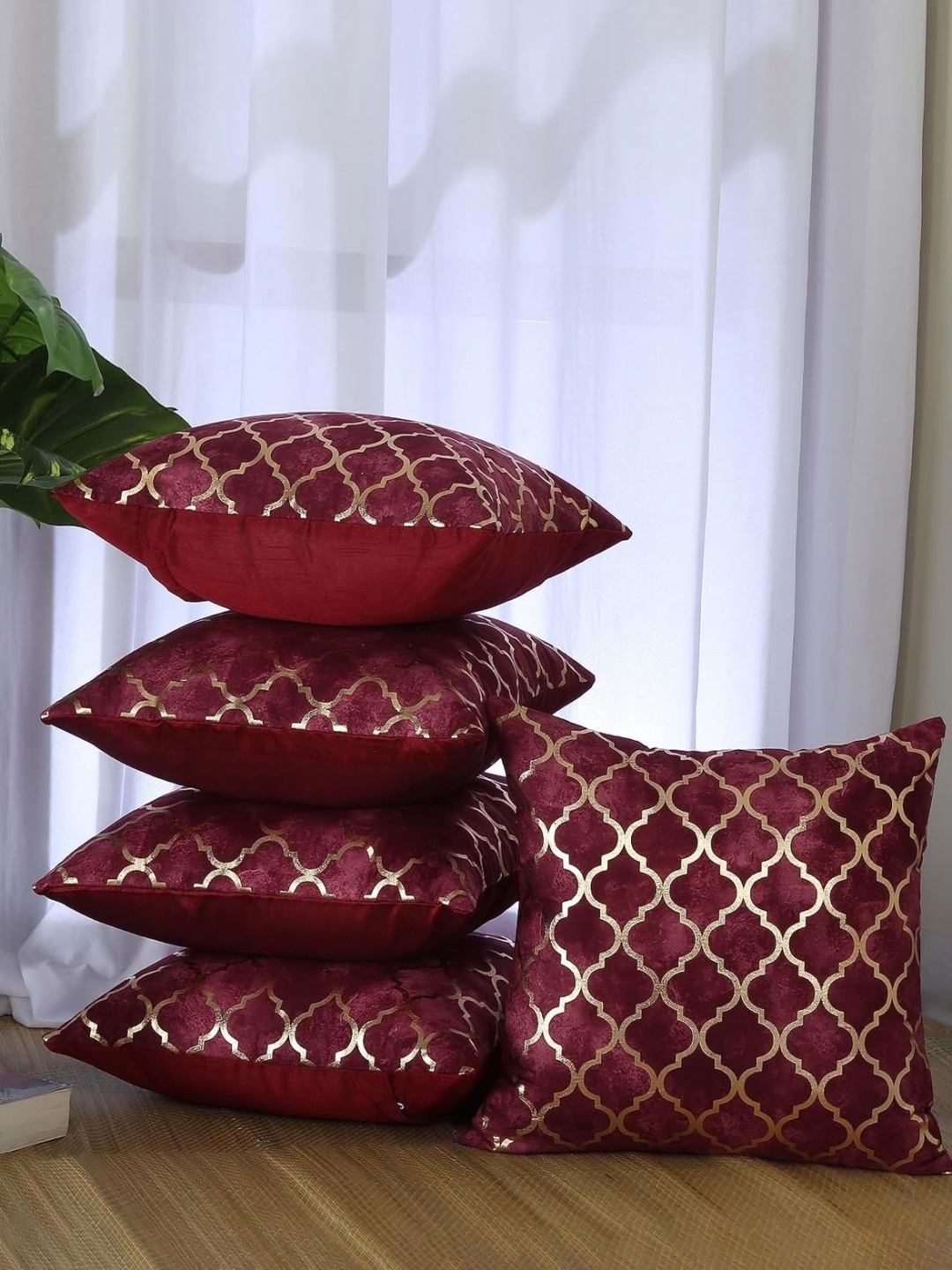 

Homerz Maroon & Gold-Toned 5 Pieces Geometric Velvet Square Cushion Covers