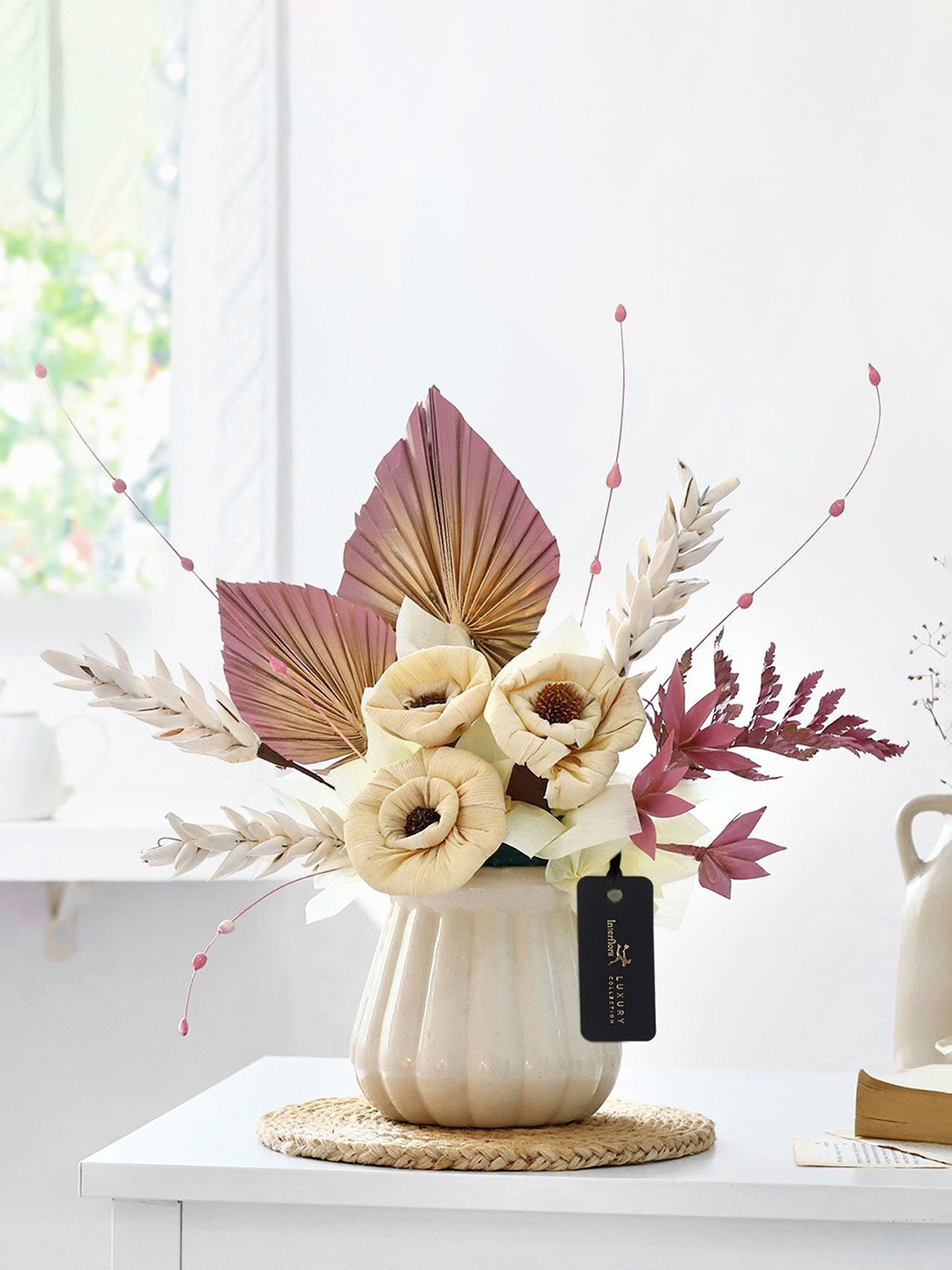 

Interflora Beige Flowers With Vase