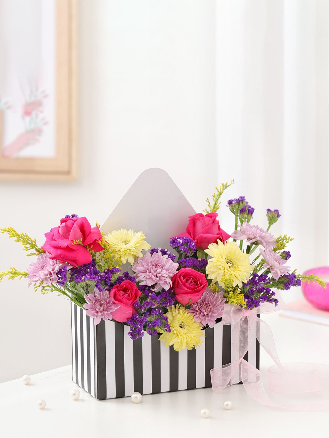 

IGP Green & Pink 11-Assorted Live Fresh Flowers In A Sleeve