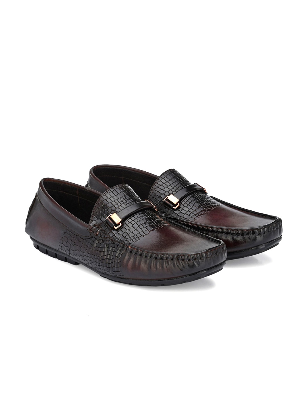 

Egoss Men Textured Round Toe Lightweight Comfort Insole Leather Loafers, Brown