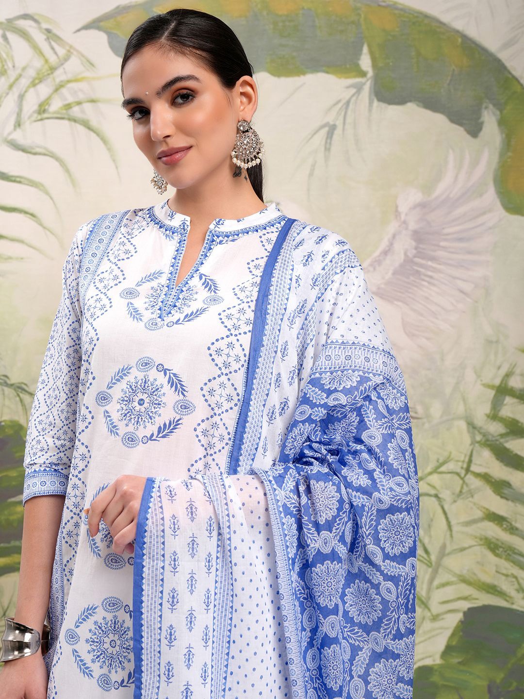 

Vishudh Floral Printed Regular Kurta with Trouser & Dupatta, Blue