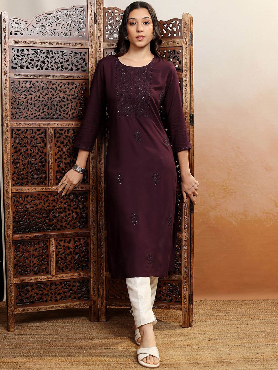 

Vishudh Maroon Ethnic Motifs Embroidered Sequinned Straight Kurta