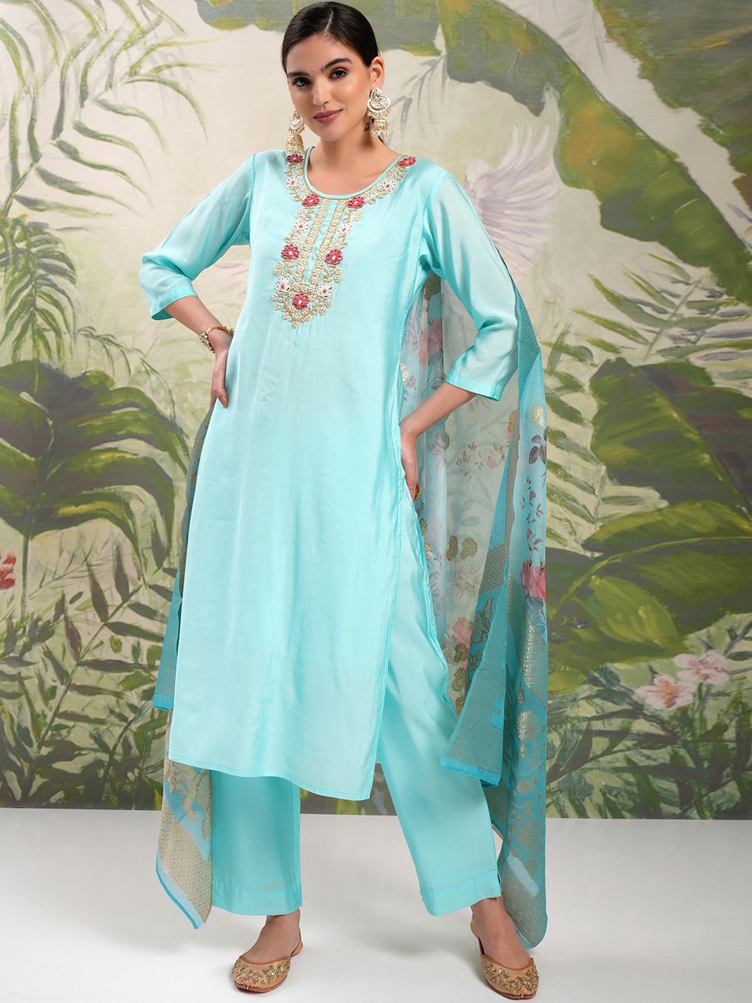 

Vishudh Blue Floral Embroidered Regular Pure Cotton Kurta with Trousers & With Dupatta