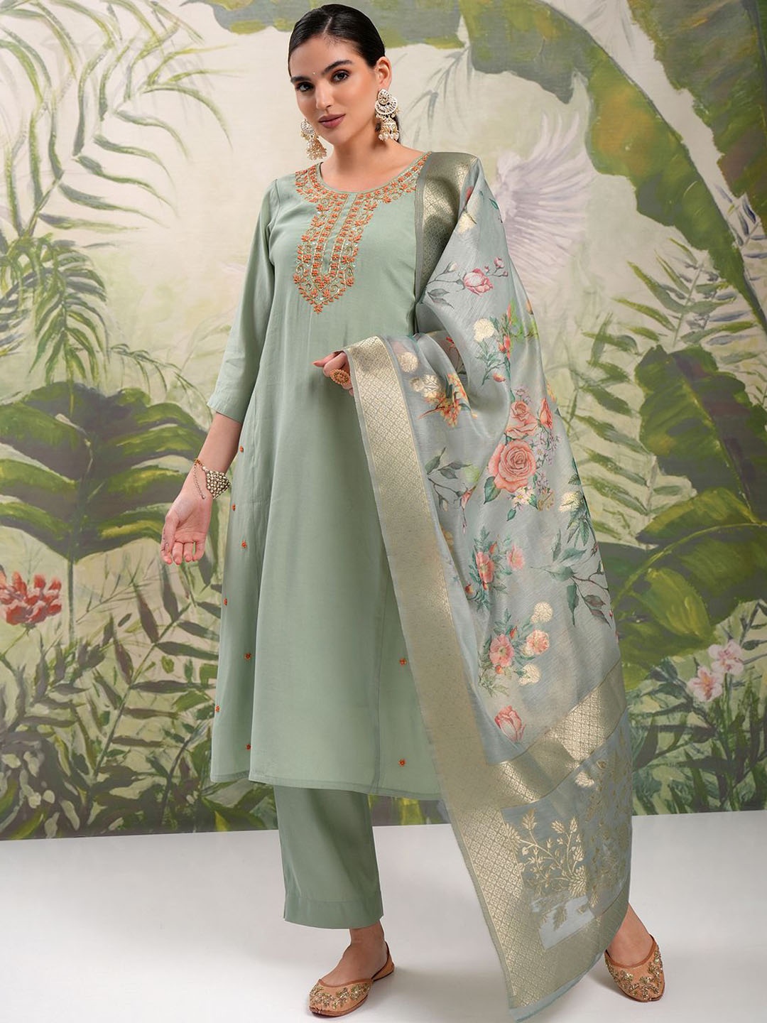 

Vishudh Green Floral Embroidered Regular Kurta with Trousers & Dupatta