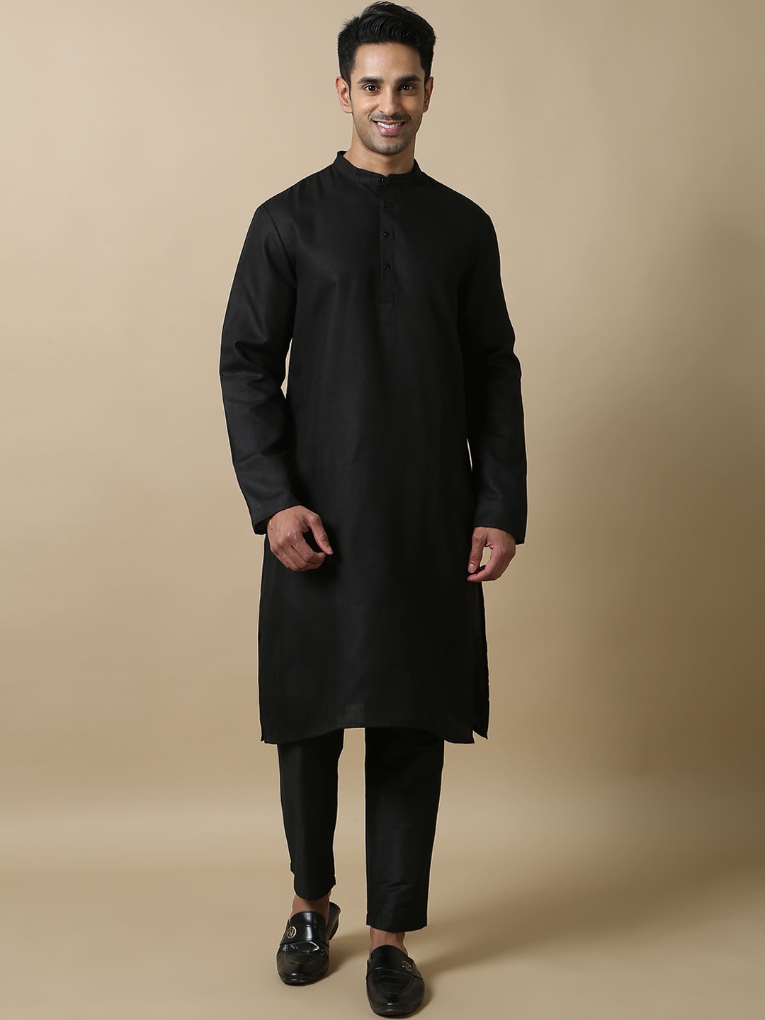 

FILORI Solid Straight Long Kurta, Black