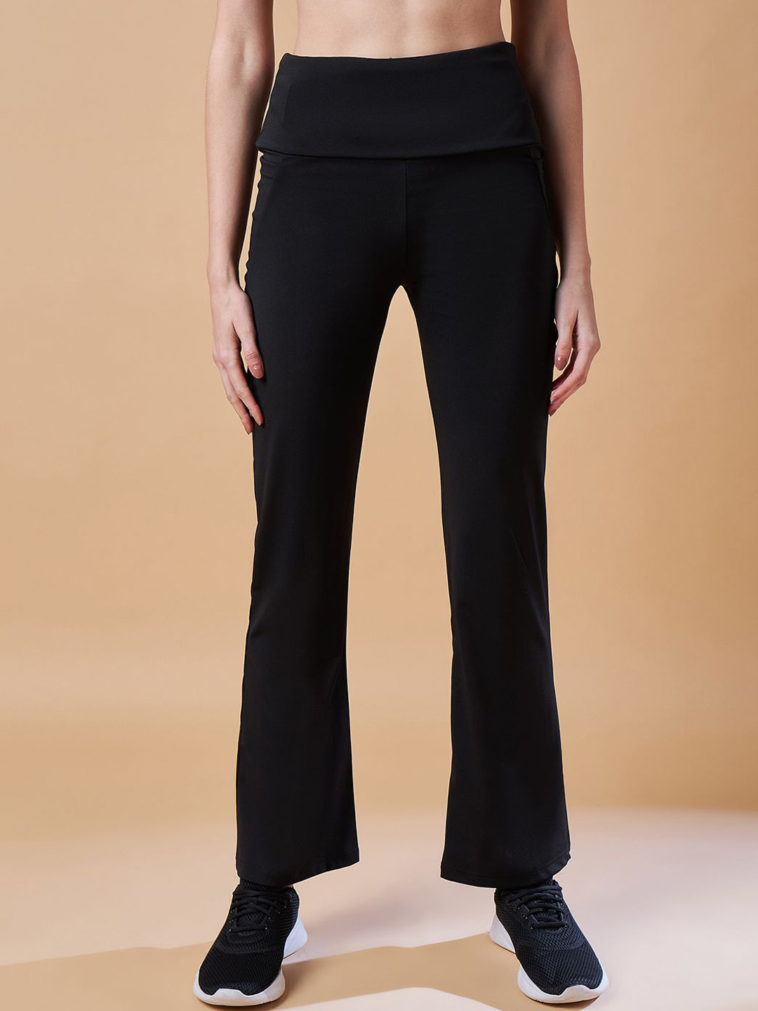 

COLOR CAPITAL Pack of 4 Antimicrobial Ankle-Length Gym Tights, Black