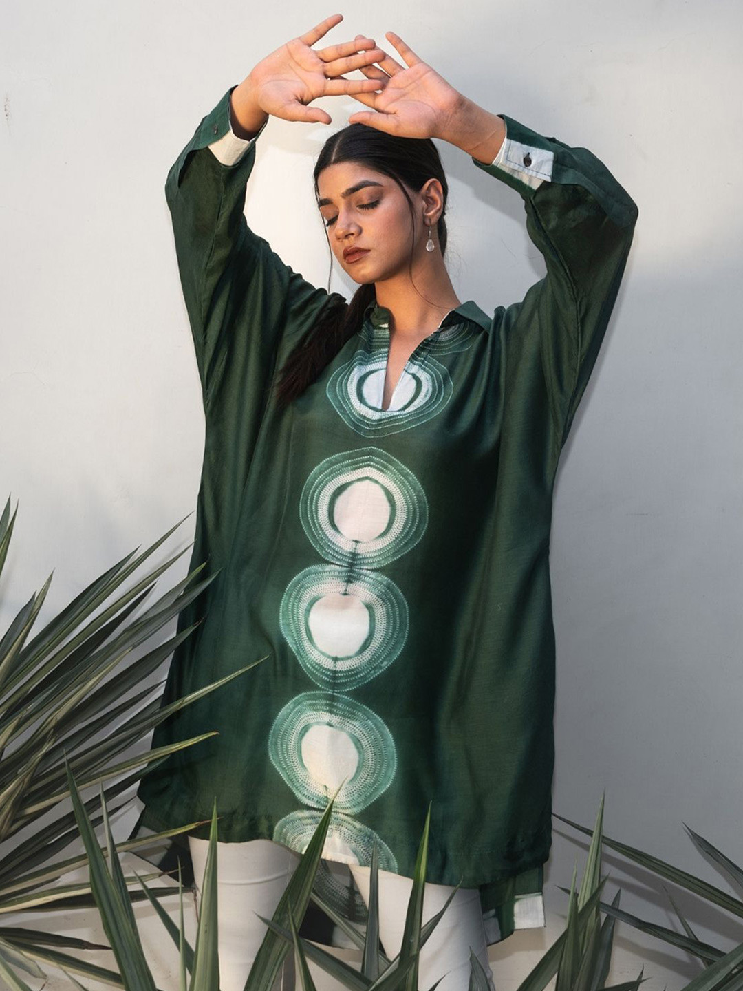 

Peepul Tree Abstract Printed Extended Sleeves Kaftan Top, Green