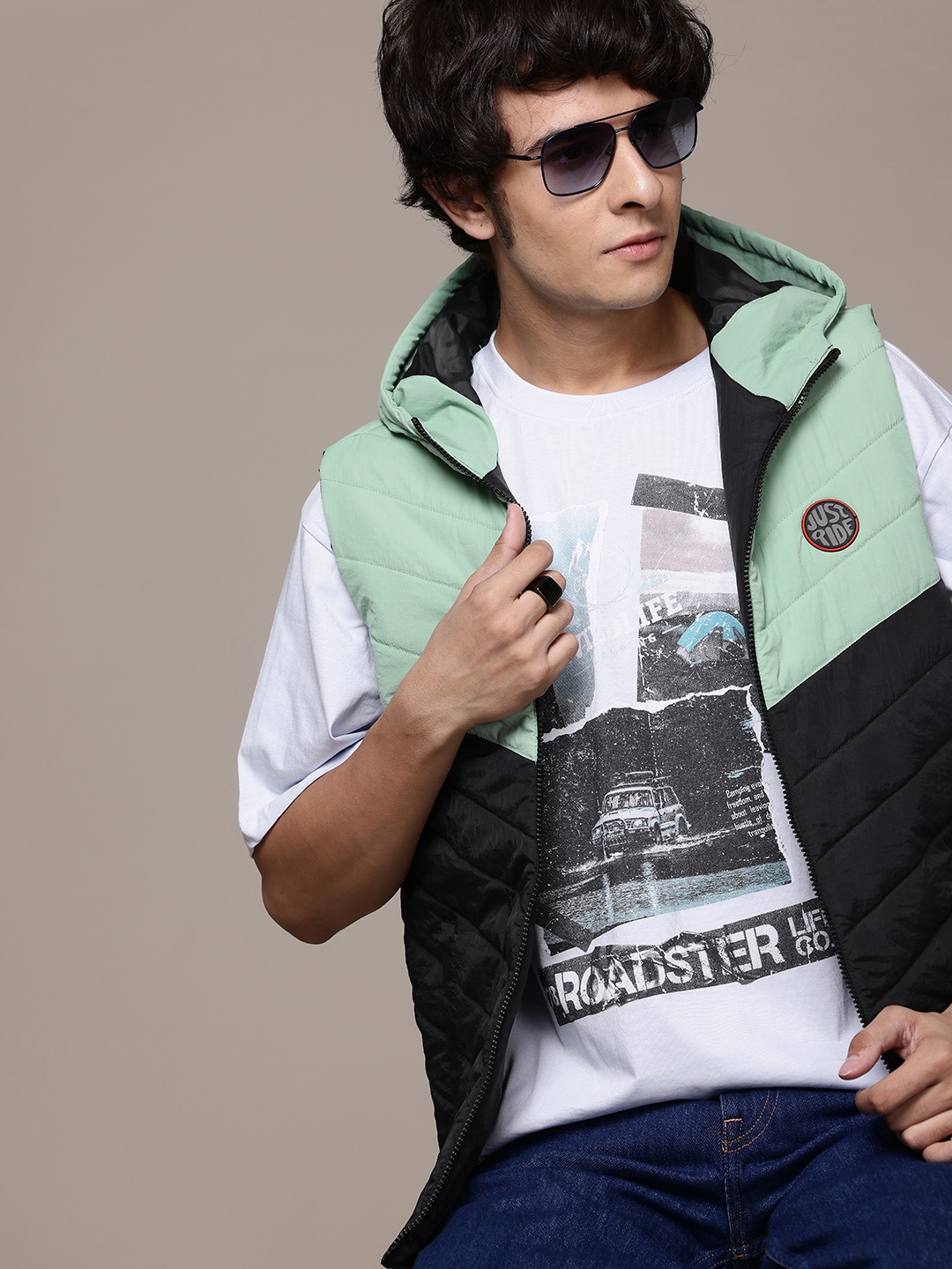

Roadster The Lifestyle Co. Hooded Colourblocked Gilet Padded Jacket, Green
