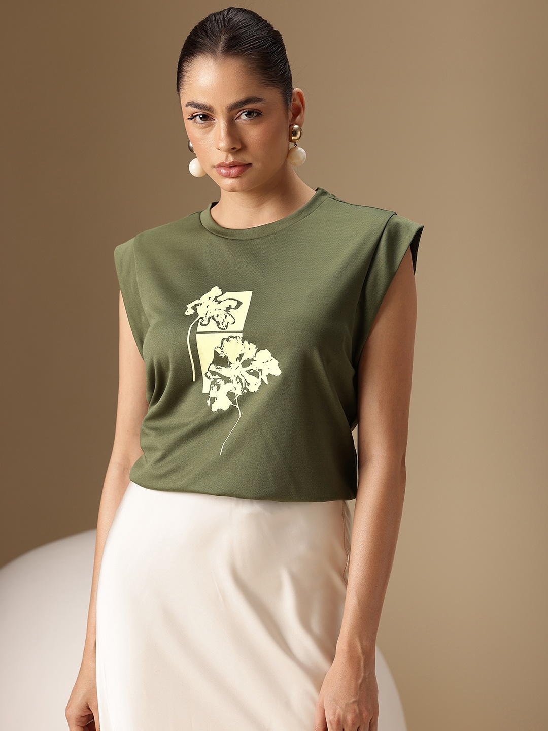 

Chemistry Floral Printed Cap Sleeves T-shirt, Olive