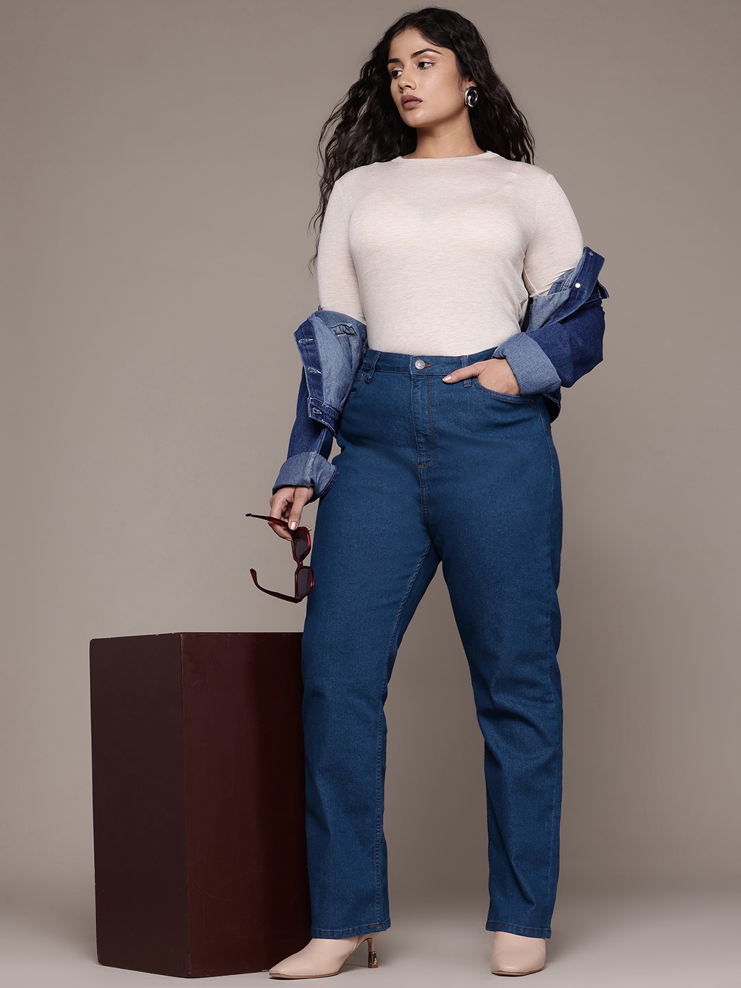 

The Roadster Lifestyle Co. Women Plus Size Straight Fit High-Rise Stretchable Jeans, Blue