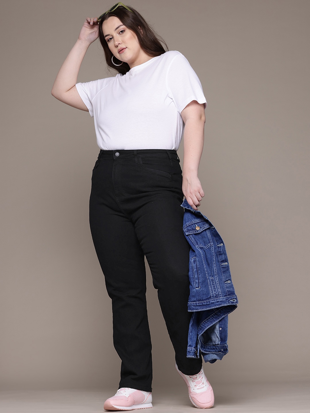 

The Roadster Lifestyle Co. Women Plus Size Skinny Fit Stretchable Jeans, Black