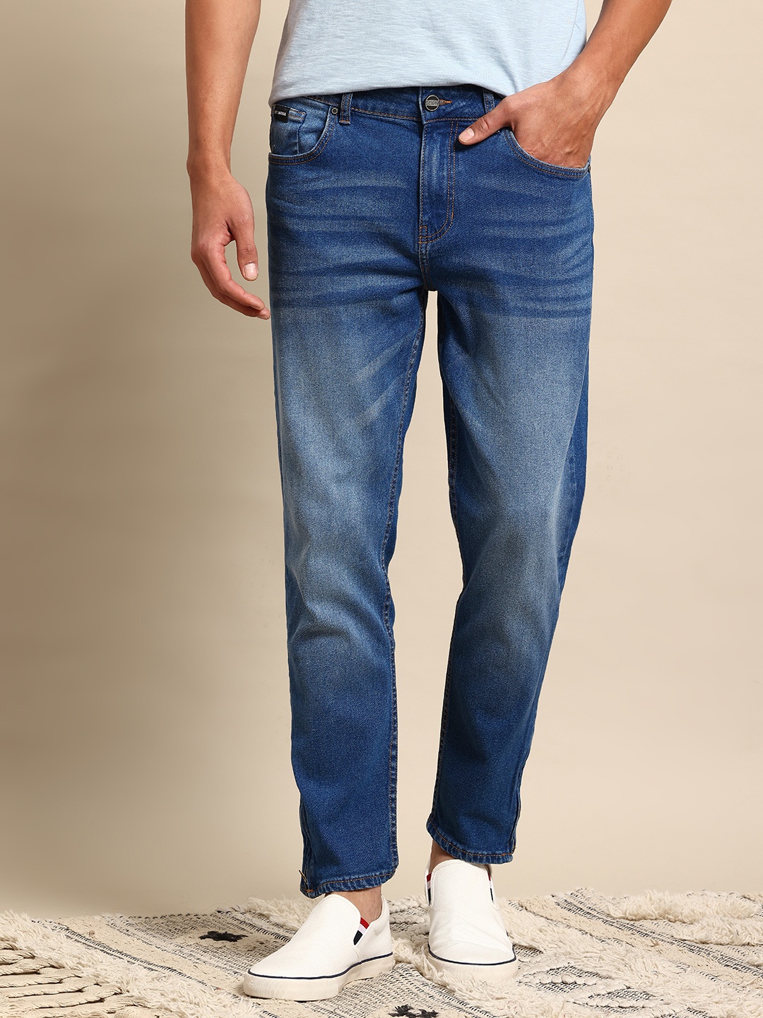 

Mast & Harbour Men Relaxed Fit Light Fade Stretchable Jeans, Blue