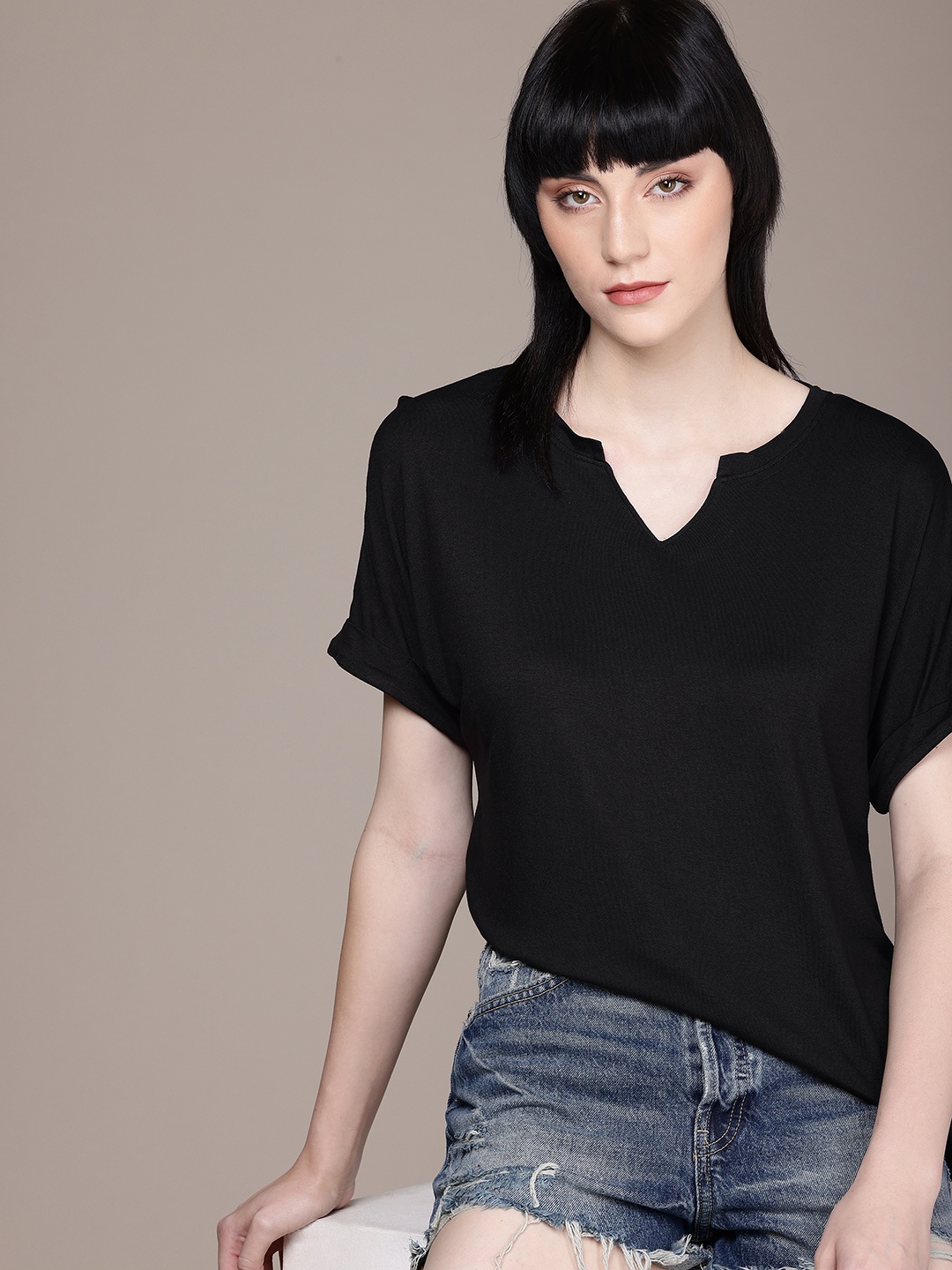 

The Roadster Life Co. Extended Sleeves Casual Top, Black