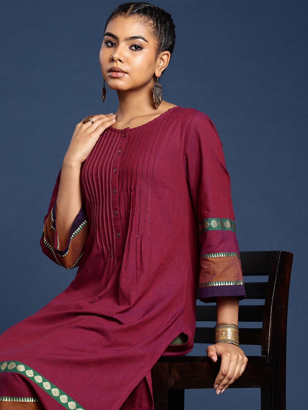 

Taavi Woven Festive Straight Kurta, Maroon