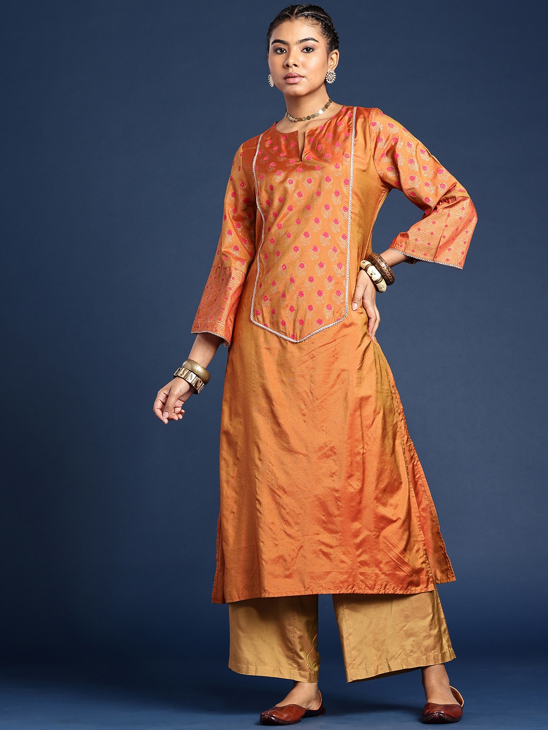 

Taavi Floral Printed Gotta Patti Festive Kurta, Orange