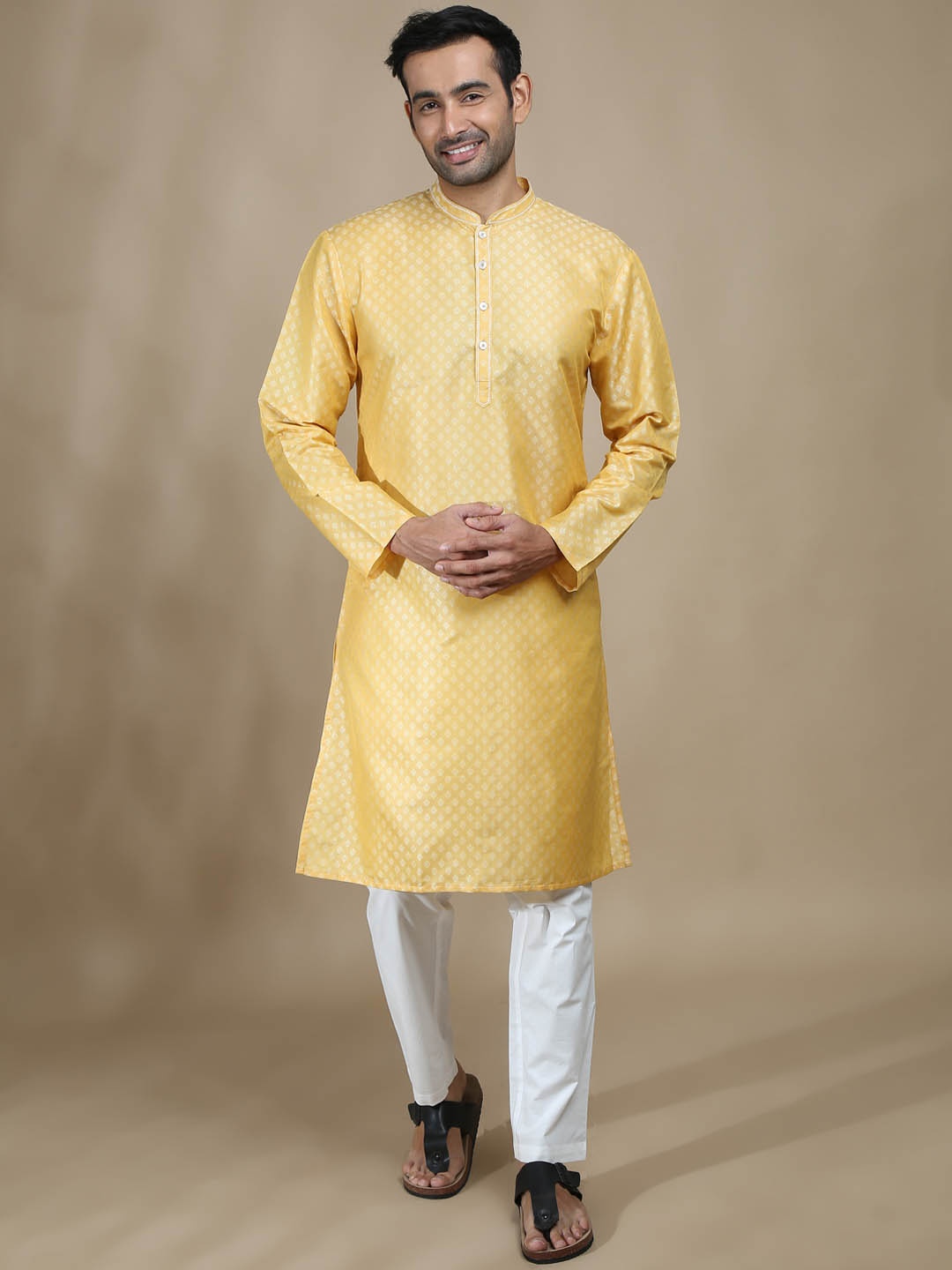 

FILORI Ethnic Motifs Mandarin Collar Regular Jacquard Art Silk Straight Kurta, Yellow