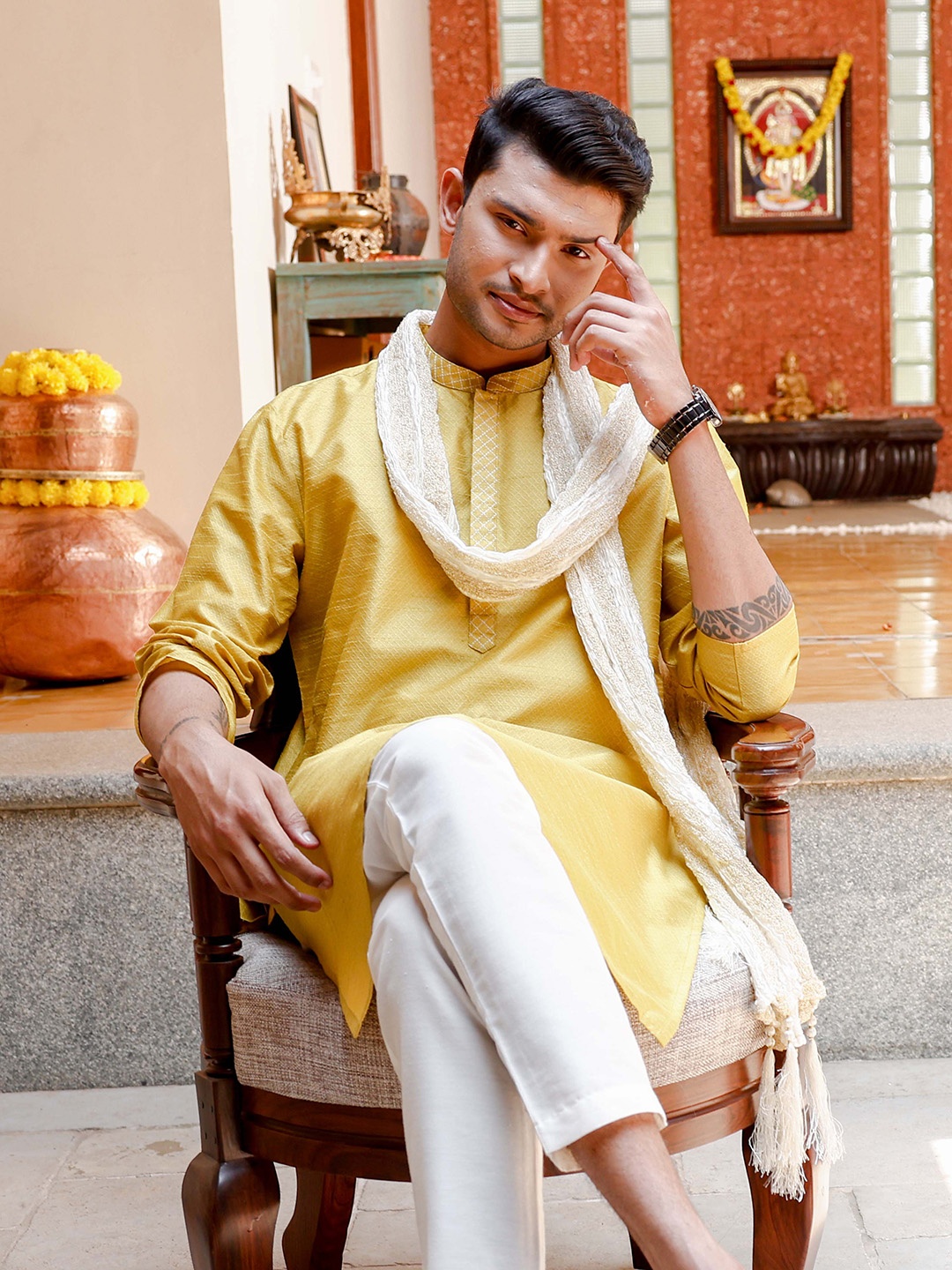 

FILORI Geometric Woven Design Mandarin Collar Kurta, Mustard