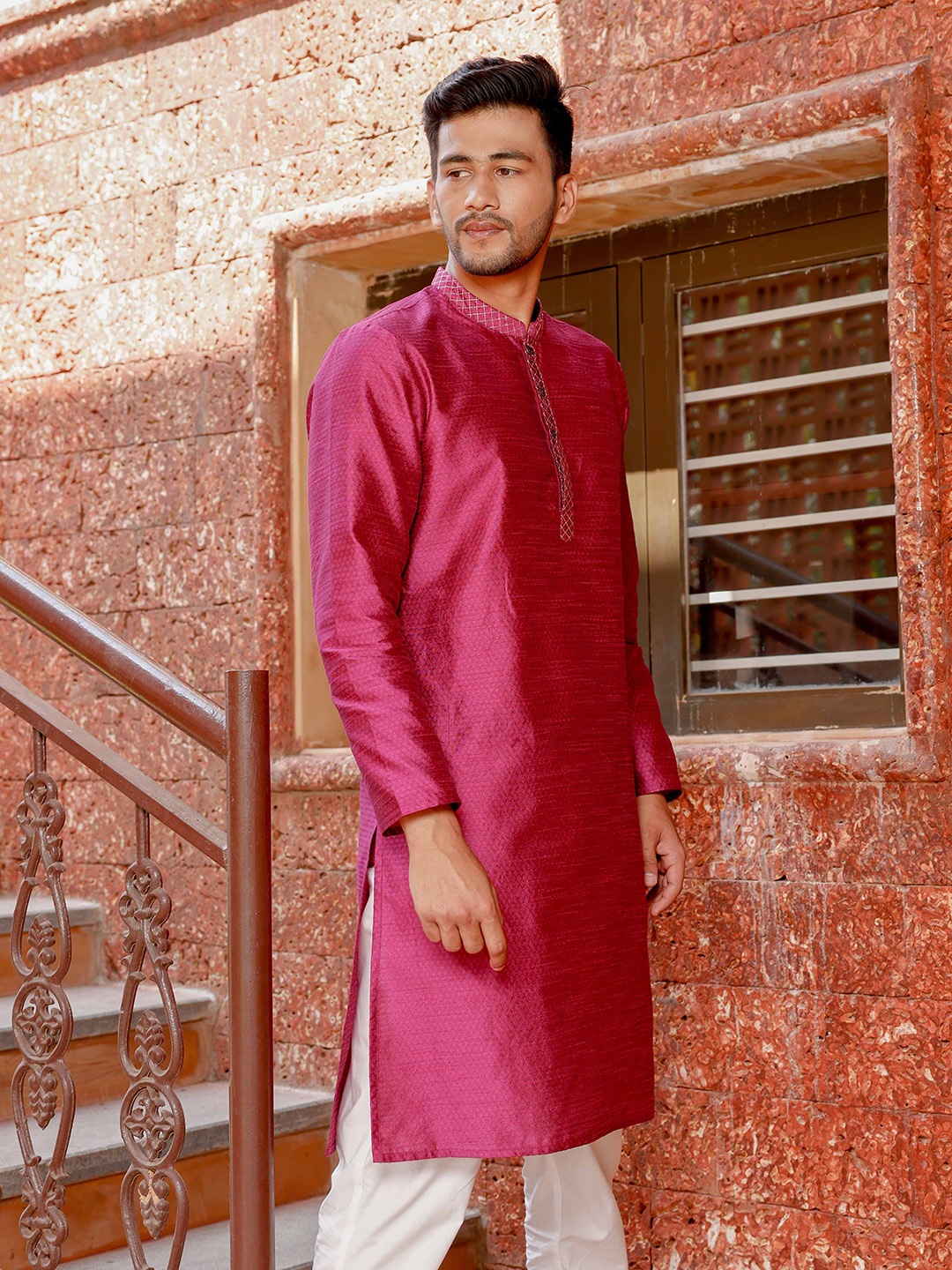 

FILORI Ethnic Motifs Woven Design Mandarin Collar Kurta, Pink