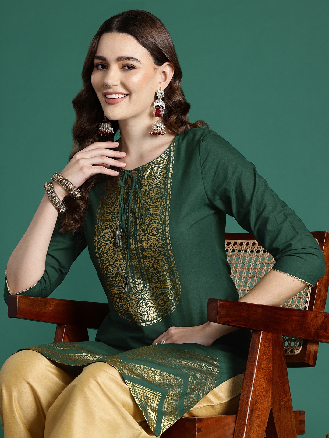 

Sangria Women Ethnic Motifs Foil Print Pure Cotton Kurta, Green