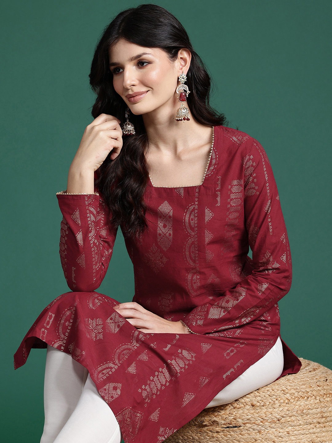 

Sangria Pure Cotton Gotta Patti Foil Print Kurta, Maroon