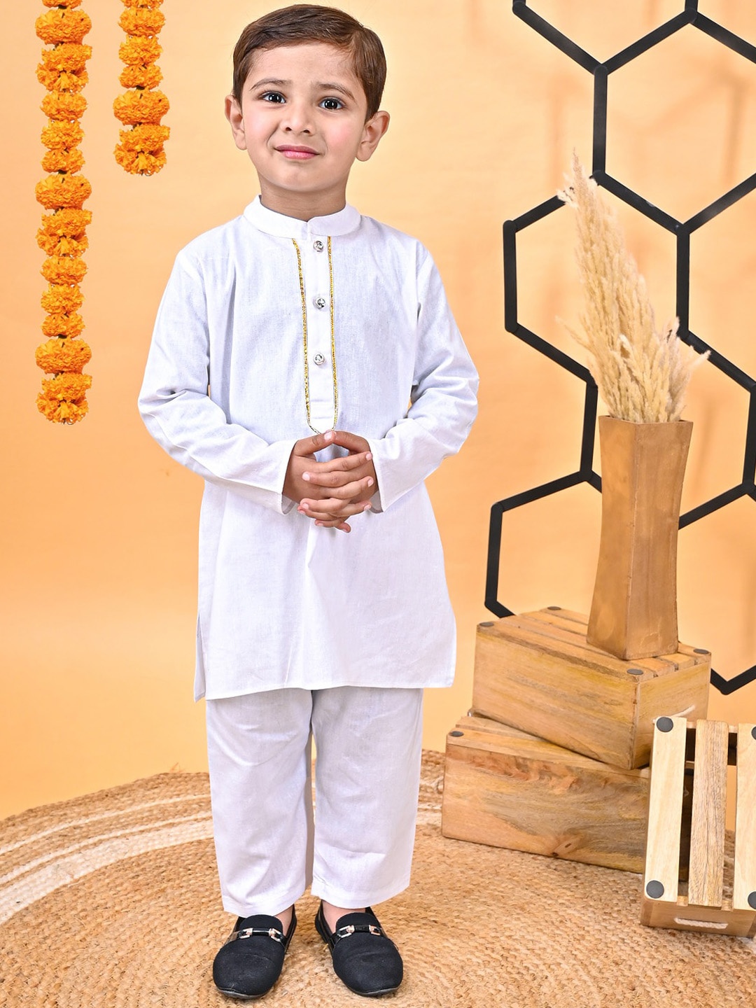 

MOOBA Boys Mandarin Collar Pure Cotton Straight Kurta with Pyjamas, White