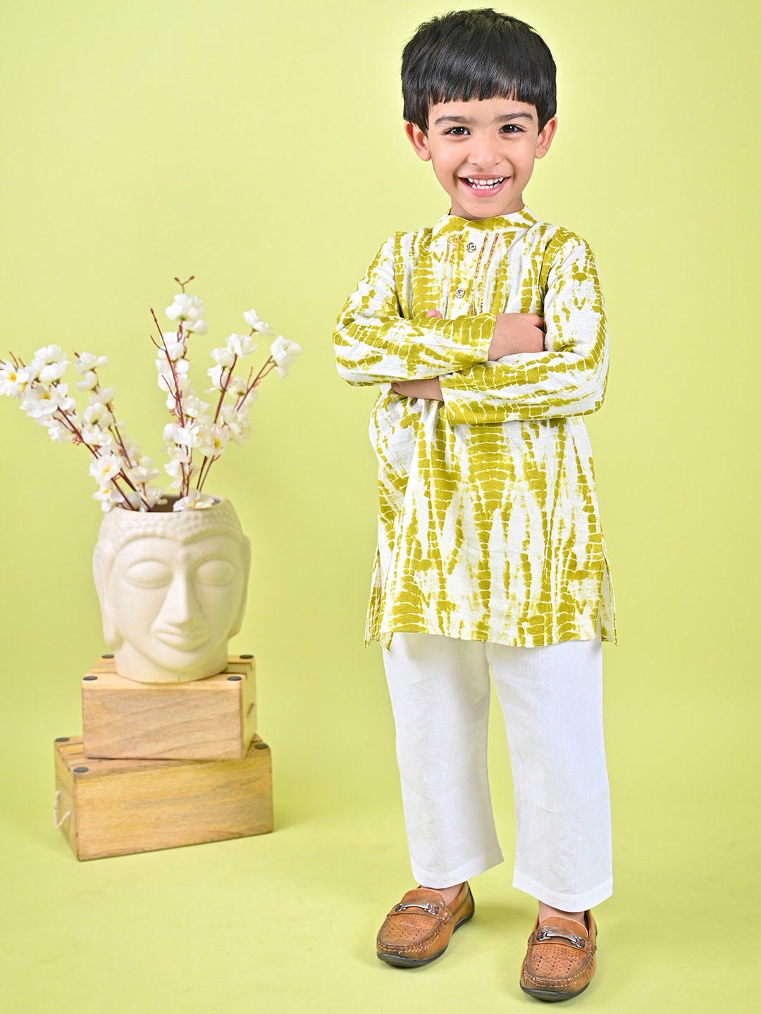 

MOOBA Boys Dyed Mandarin Collar Pure Cotton Holi Kurta with Pyjamas, Olive