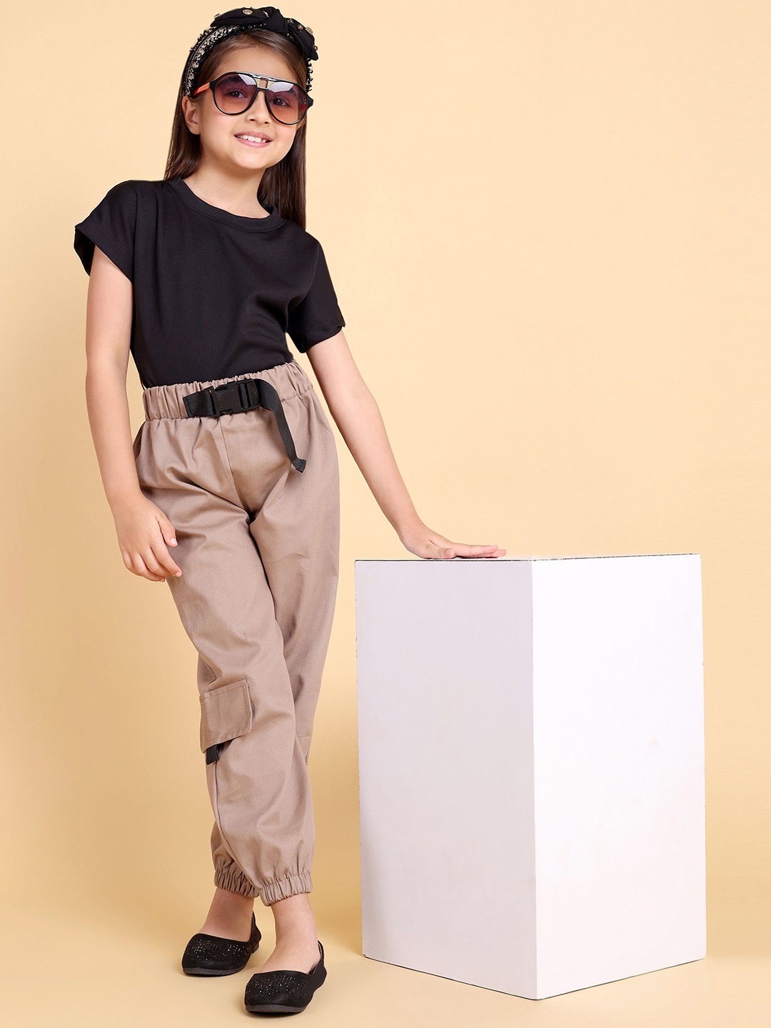 

HERE&NOW Girls Pure Cotton T Shirt & Cargo Pant Set, Black