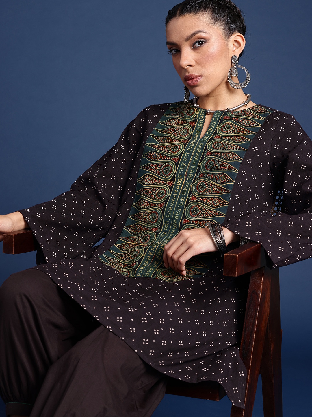 

Taavi Printed Regular Pure Cotton Ajrakh Kurta with Trousers, Black