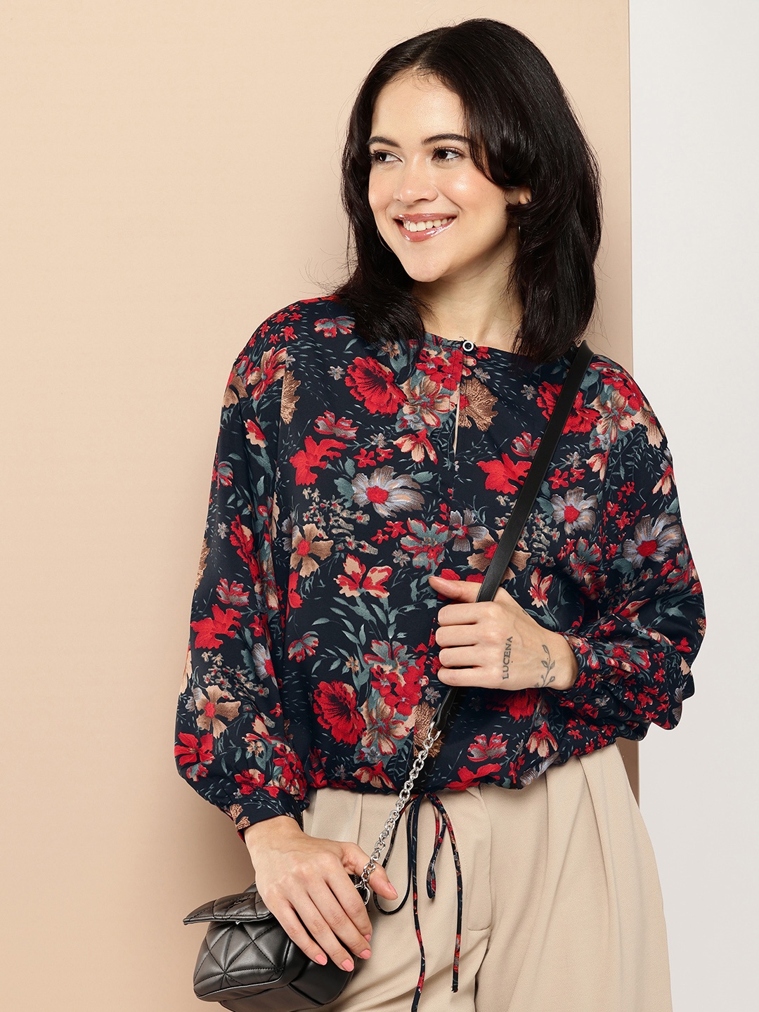 

encore by INVICTUS Floral Printed Keyhole Neck Top, Black