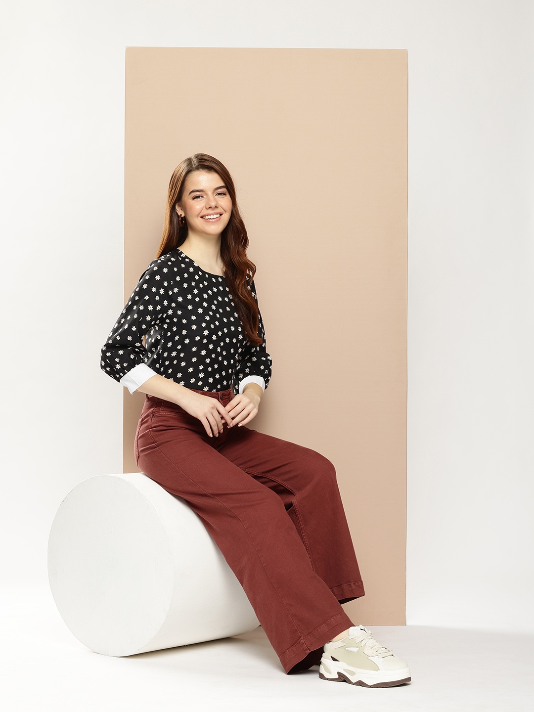 

encore by INVICTUS Floral Printed Cuffed Sleeves Top, Black