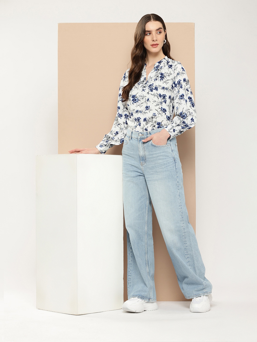 

encore by INVICTUS Floral Printed Mandarin Collar Cuffed Sleeves Top, White