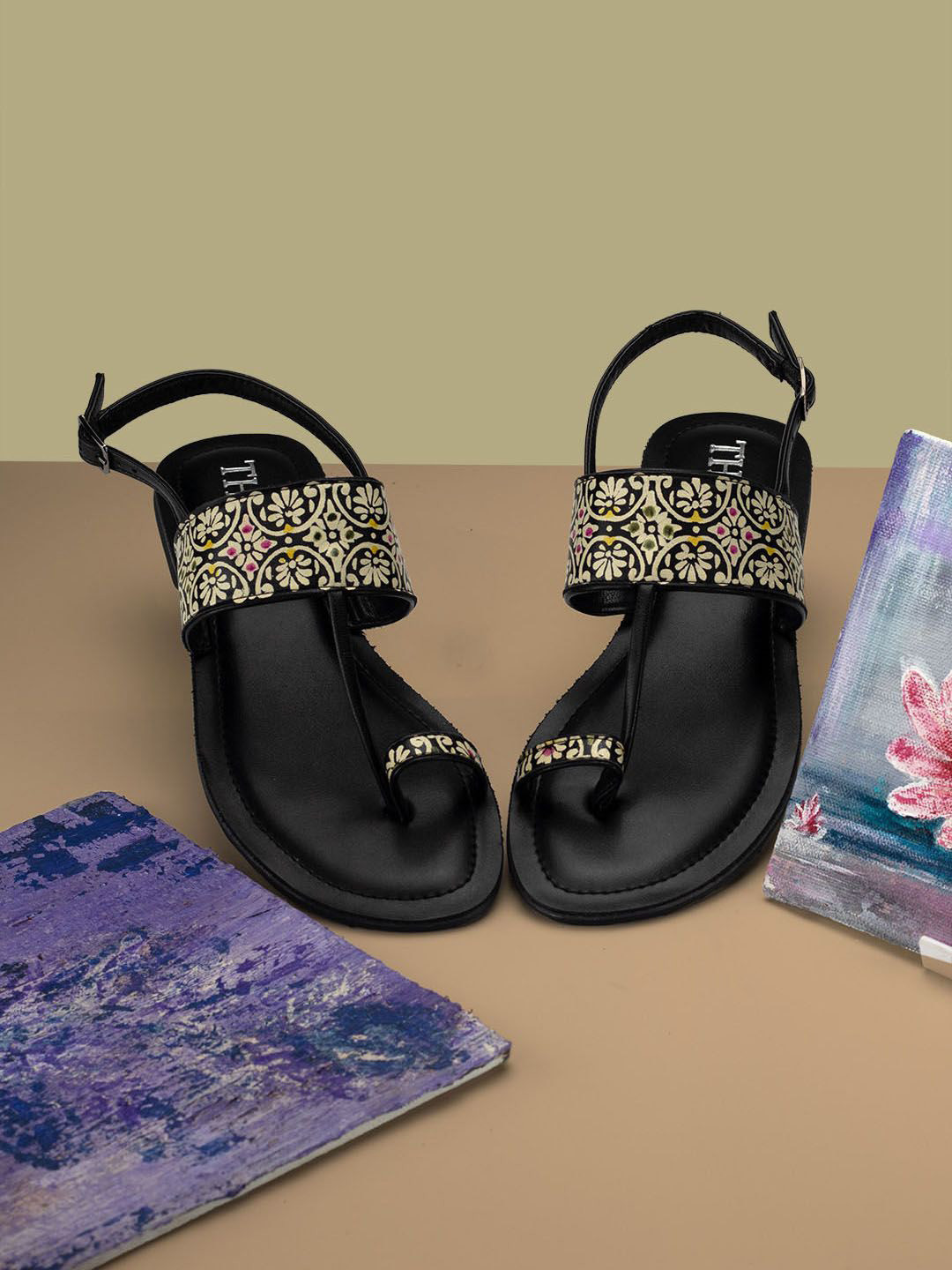 

Thea Printed One Toe Flats, Black