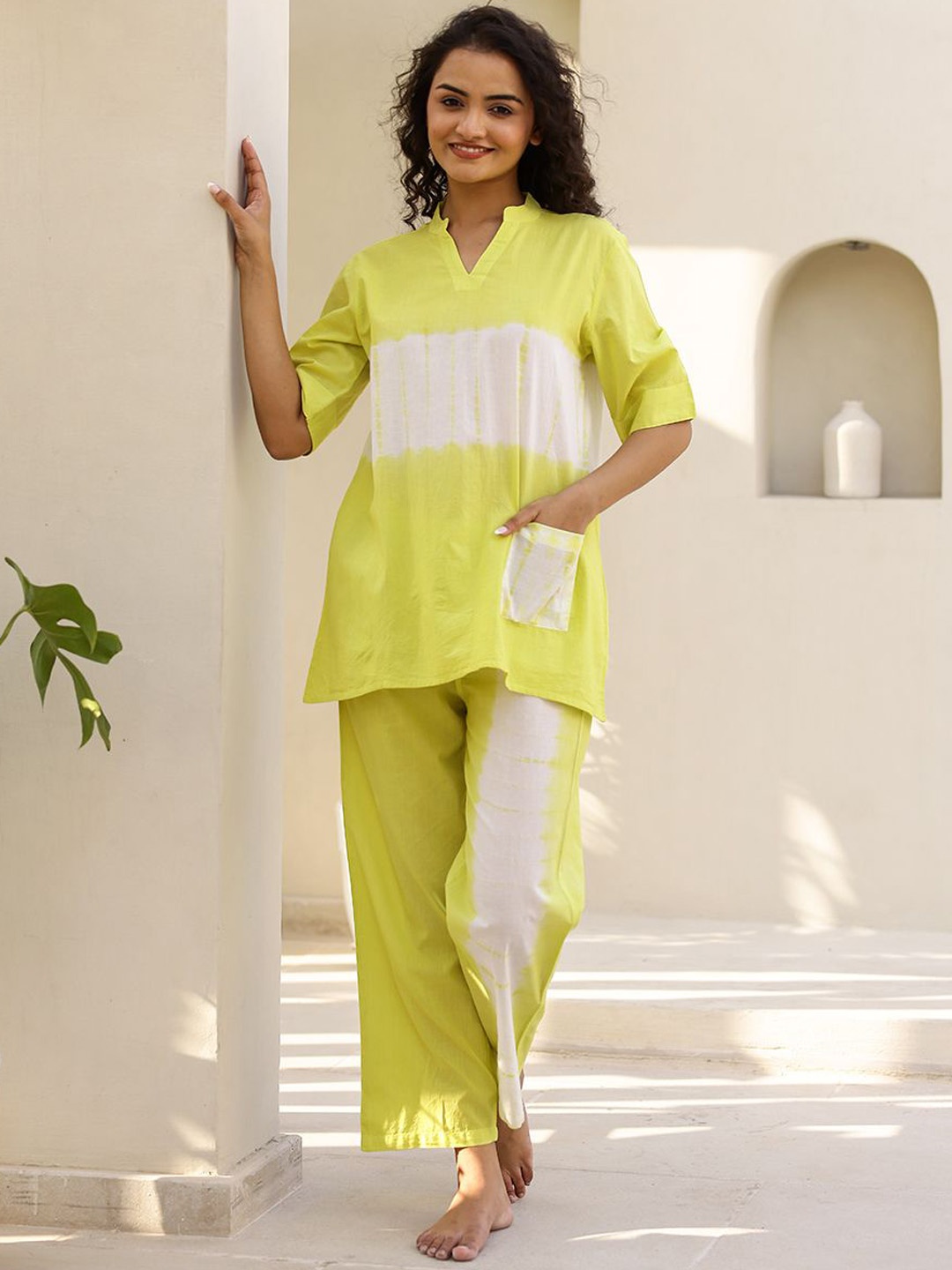 

SANSKRUTIHOMES Colourblocked Mandarin Collar Pure Cotton Night Suit, Yellow