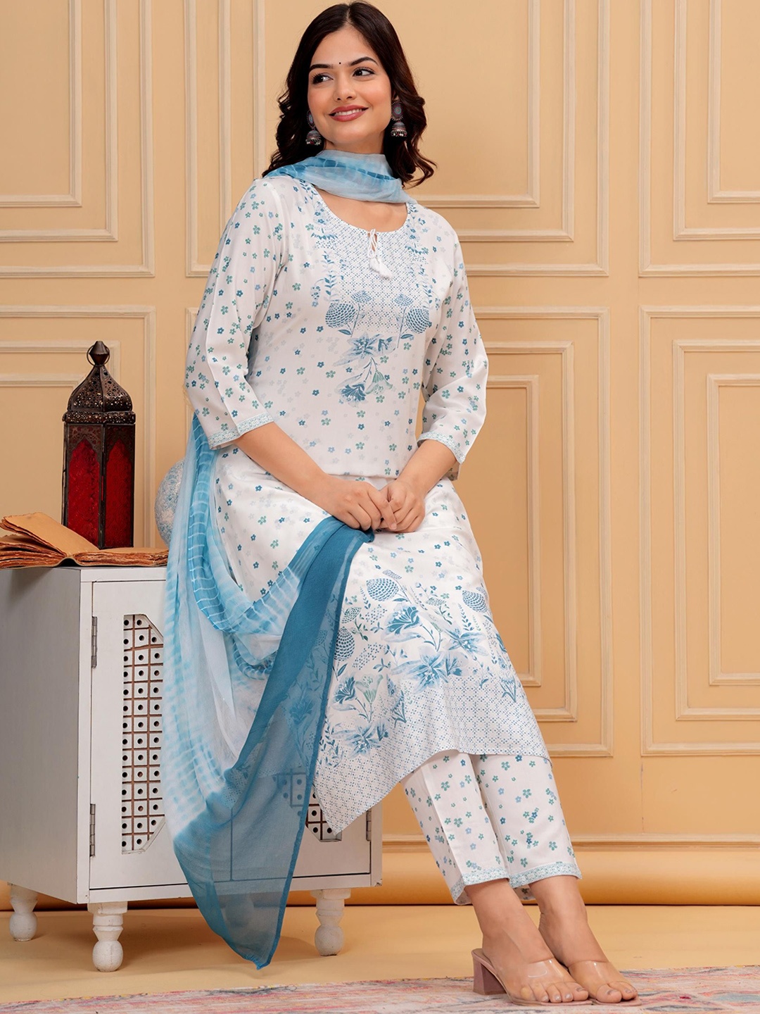 

Anouk Floral Printed Notch Neck Regular Liva Kurta With Trousers & Dupatta, Blue