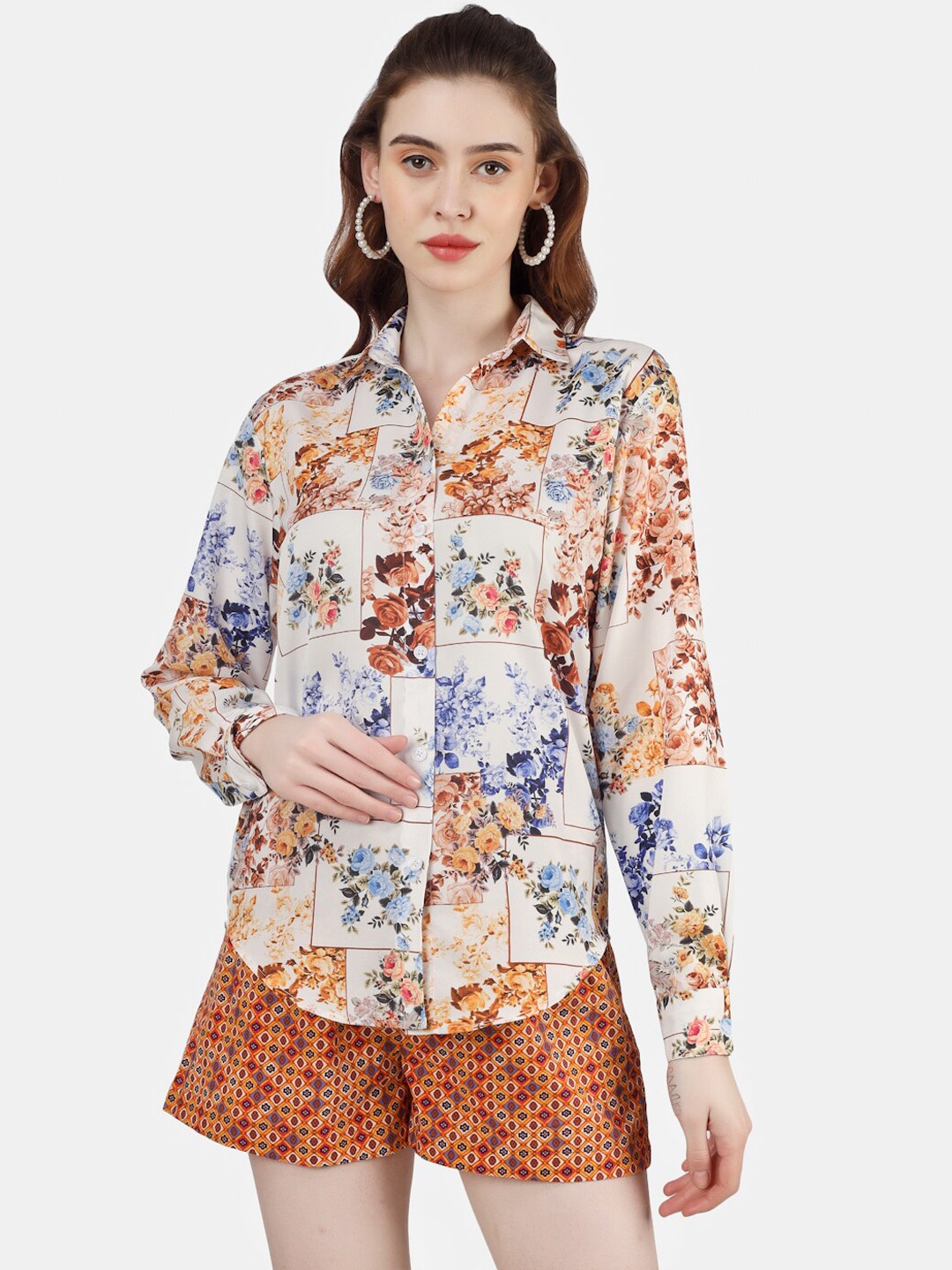 

Sukshat Women Floral Printed Shorts, White