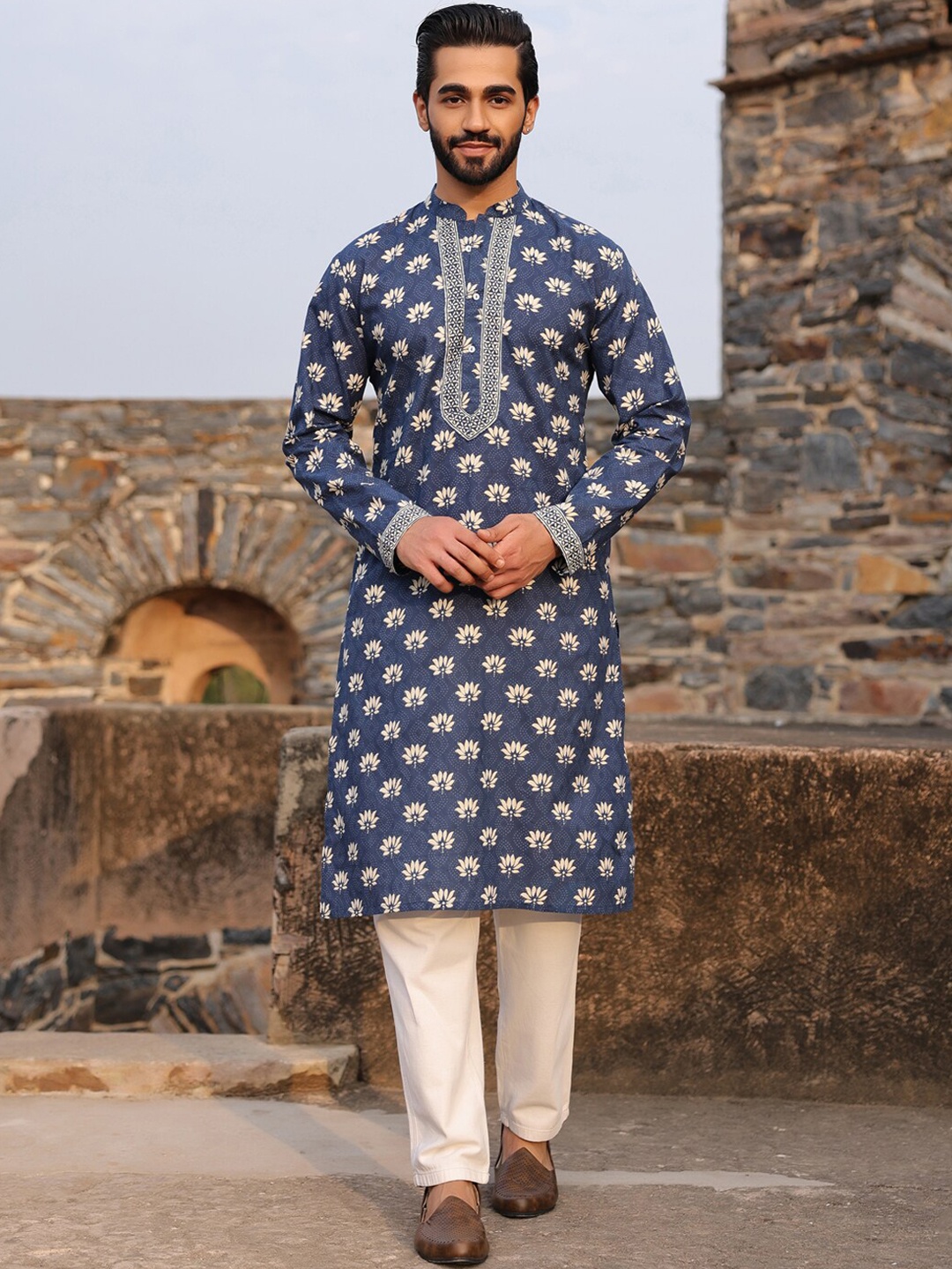 

SANSKRUTIHOMES Mandarin Collar Floral Printed Summer Sheers Cotton Kurta, Navy blue