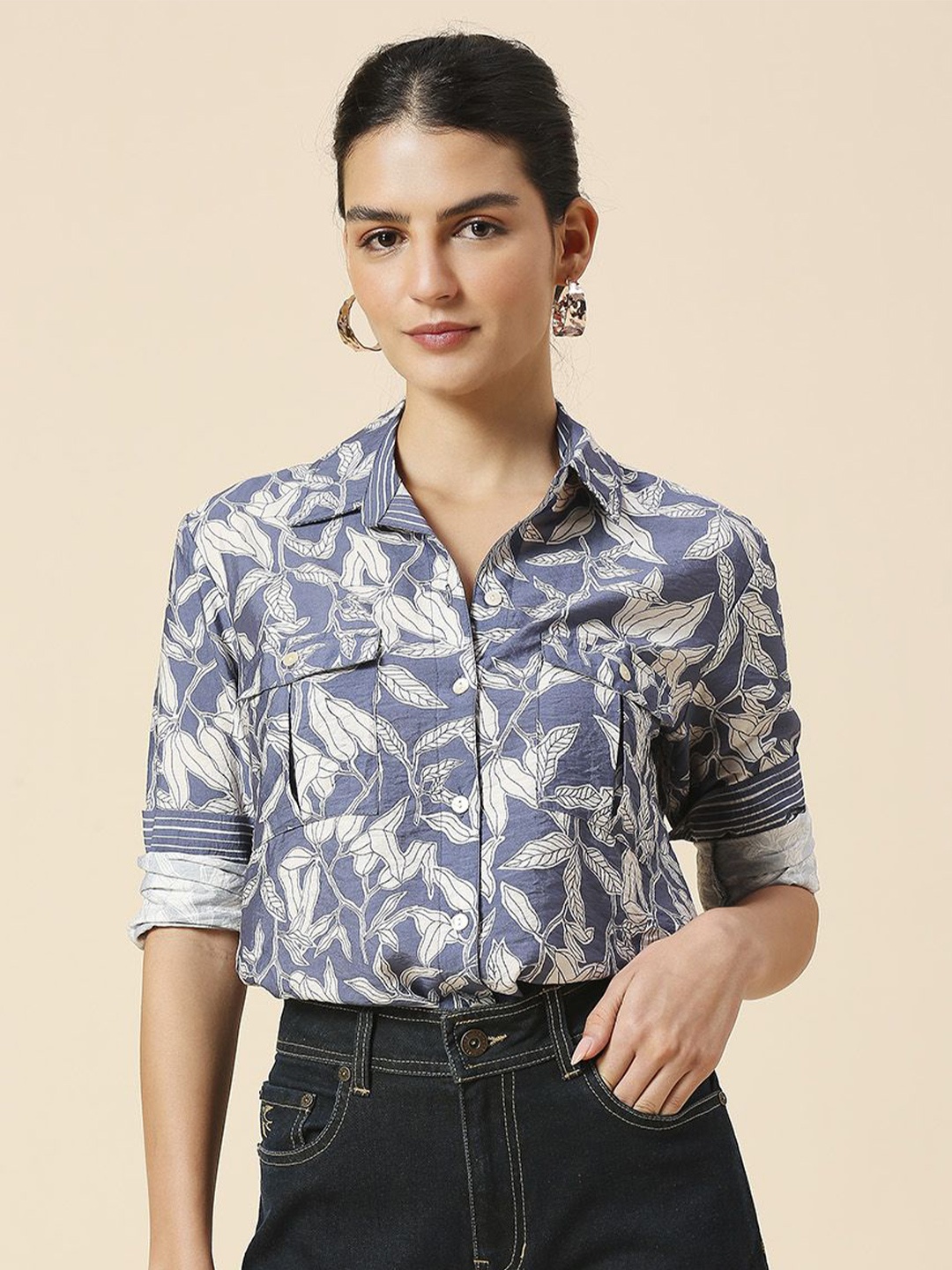 

Chemistry Floral Printed Spread Collar Pockets Casual Shirt, Blue