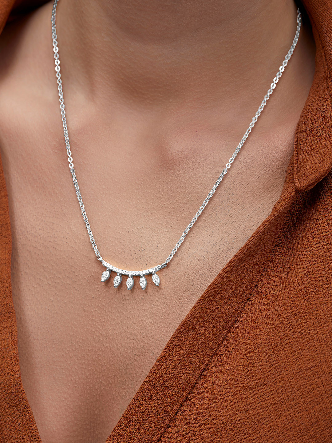 

MINUTIAE Silver-Plated Stones-Studded Pendant Necklace With Chain