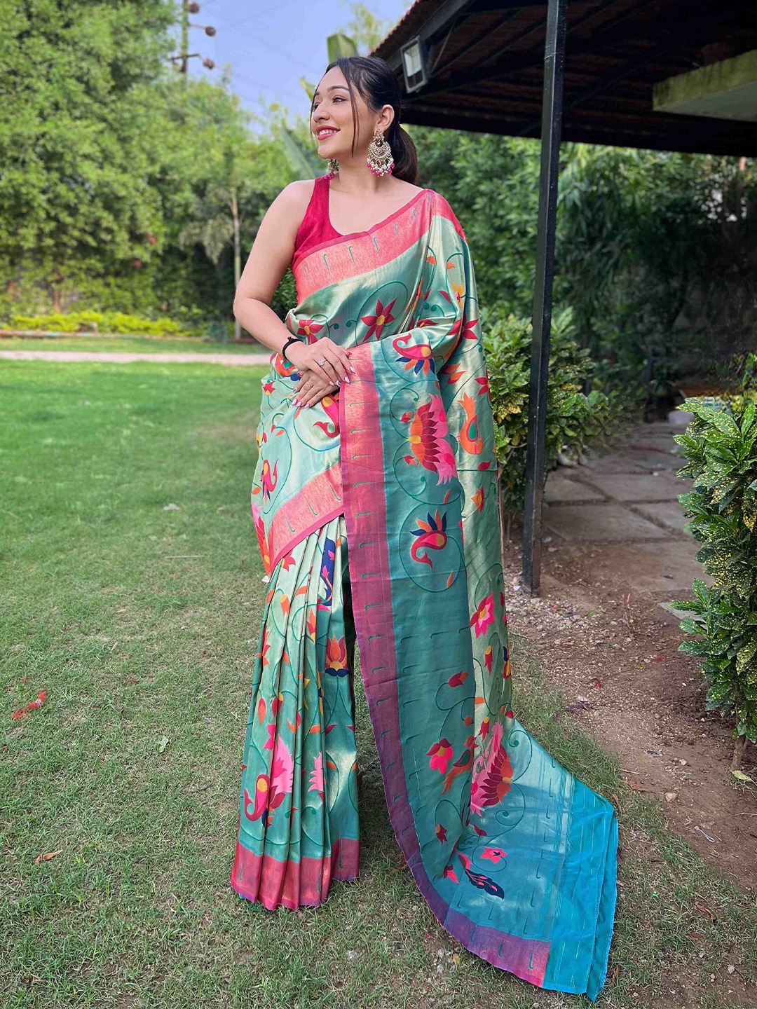 

DEVATITHI Woven Design Zari Paithani Saree, Lime green