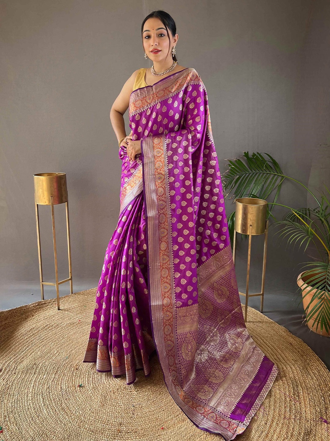 

DEVATITHI Woven Design Zari Banarasi Saree, Purple
