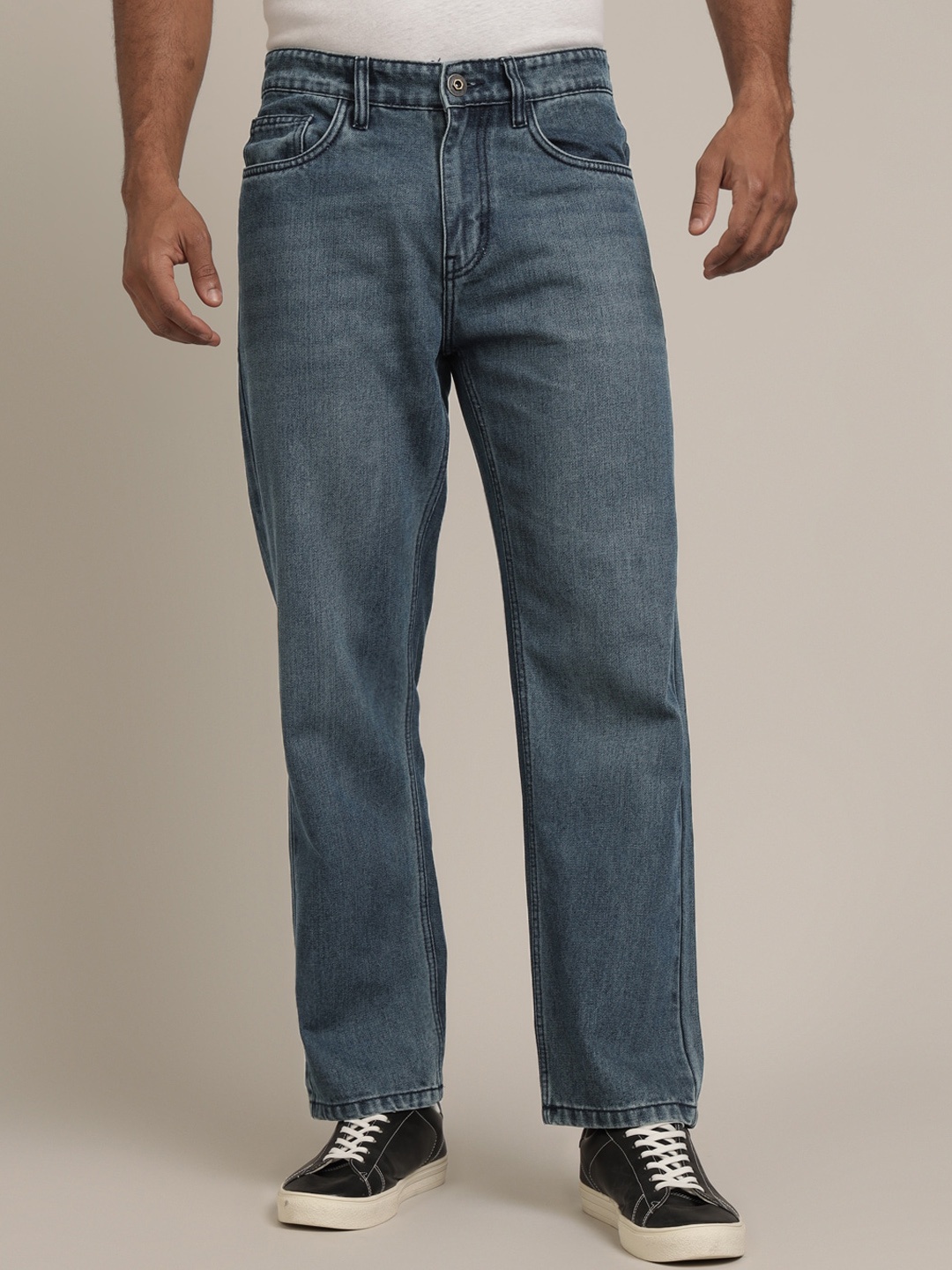 

The Roadster Lifestyle Co. Men Straight Fit Mid Rise Clean Look Pure Cotton Denim Jeans, Blue