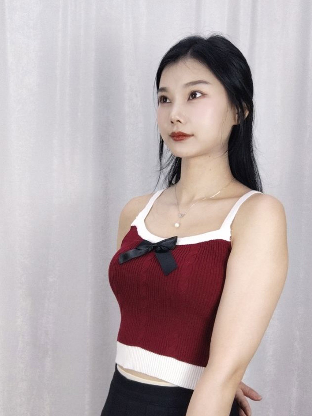 

StyleCast Shoulder Straps Sleeveless Crop Top, Red
