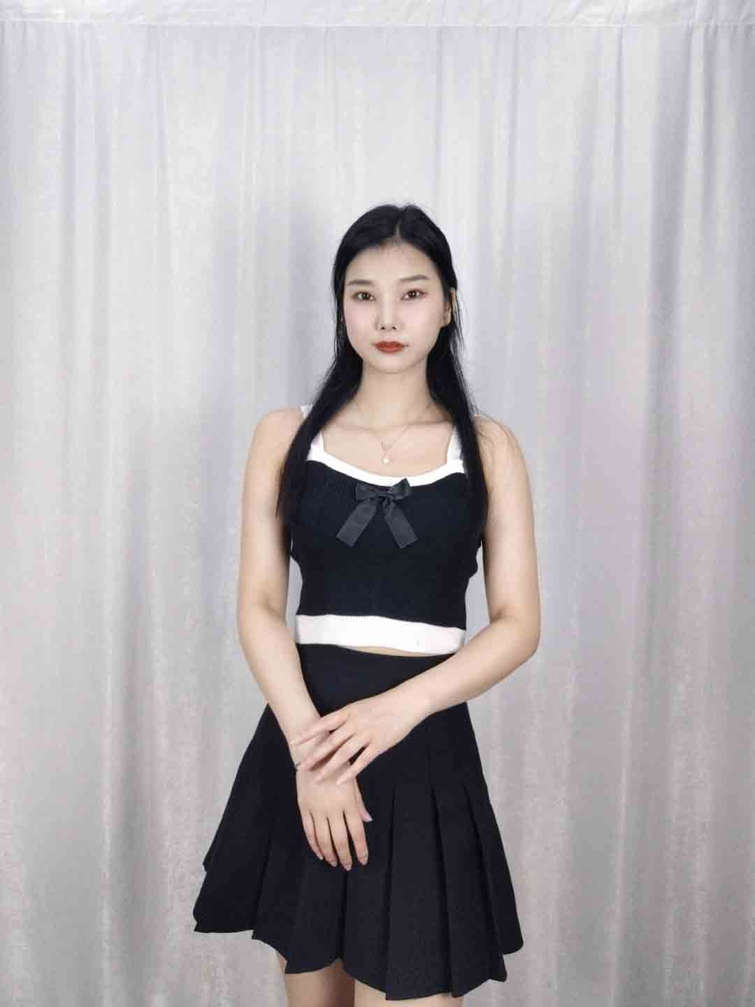 

StyleCast Girls Solid Shoulder Straps Bralette Top, Black